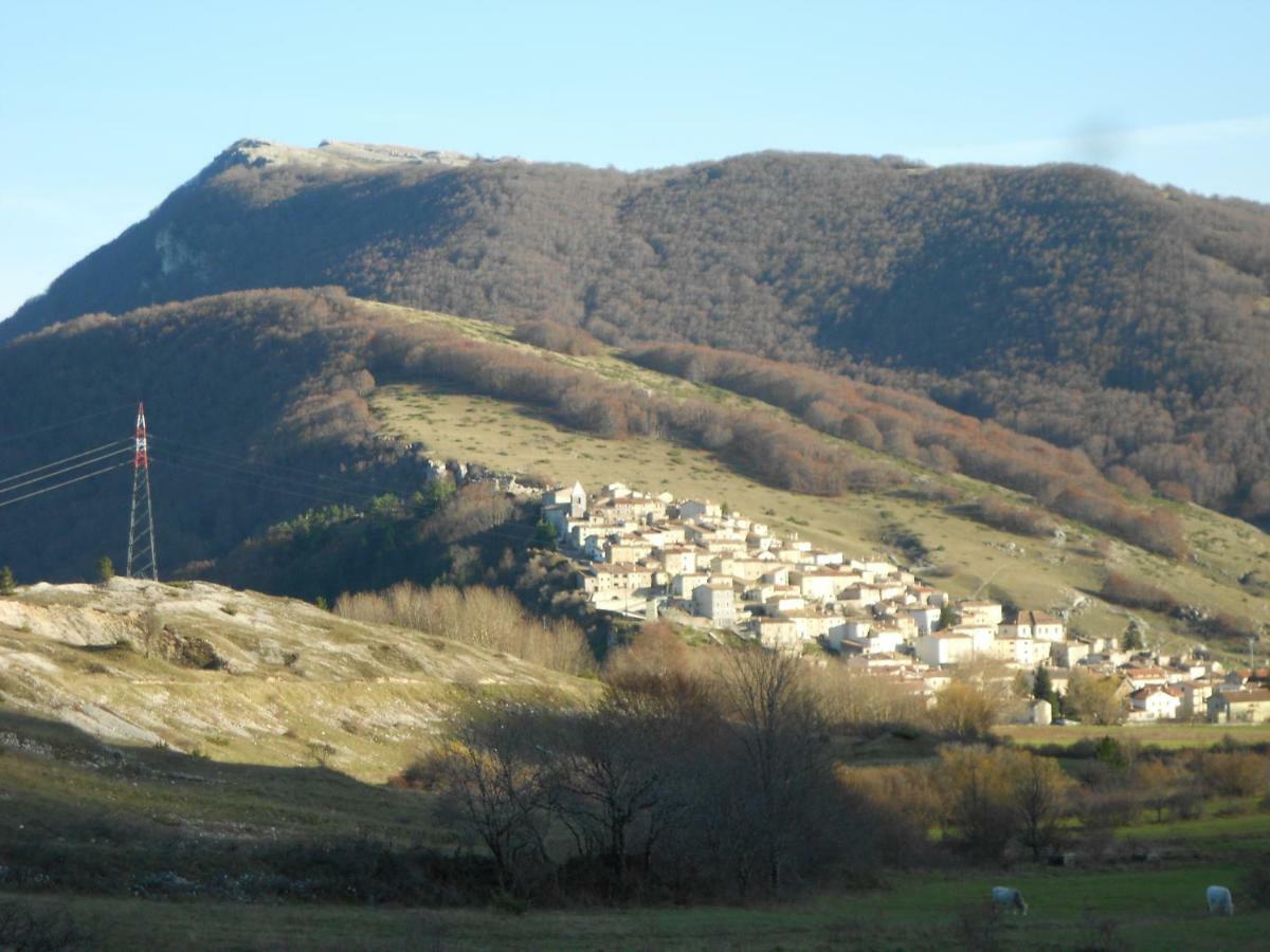 Appartamento Roccione Овиндоли Экстерьер фото
